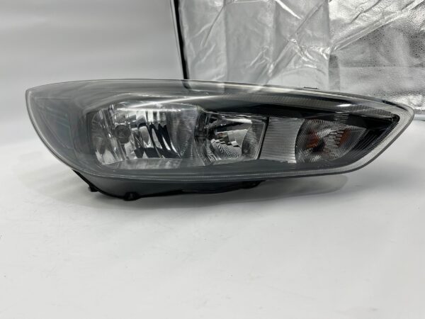 Ford FOCUS 2015-2017 R.H.S HEADLIGHT ASSEMBLY