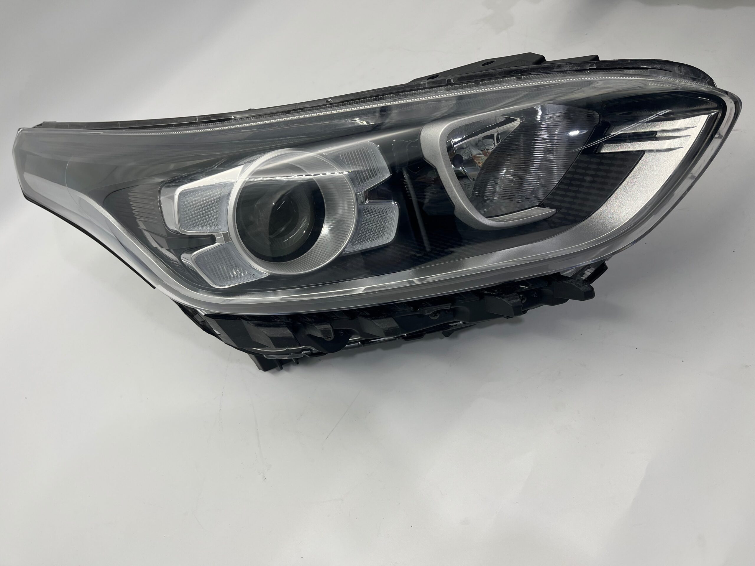 Kia CERATO 2019-2020 R.H.S HEADLIGHT ASSEMBLY