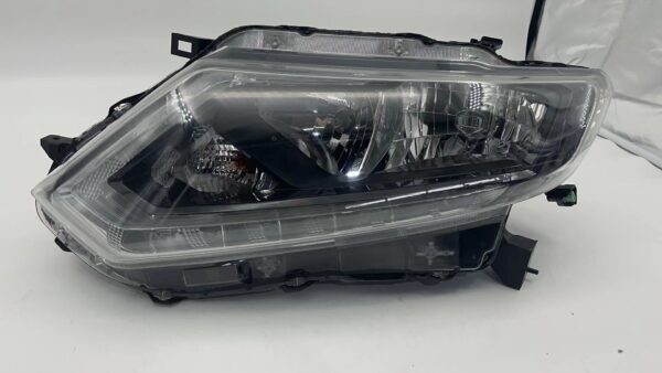 Nissan X-TRAIL 2014-2016 HALOGEN L.H.S HEADLIGHT ASSEMBLY