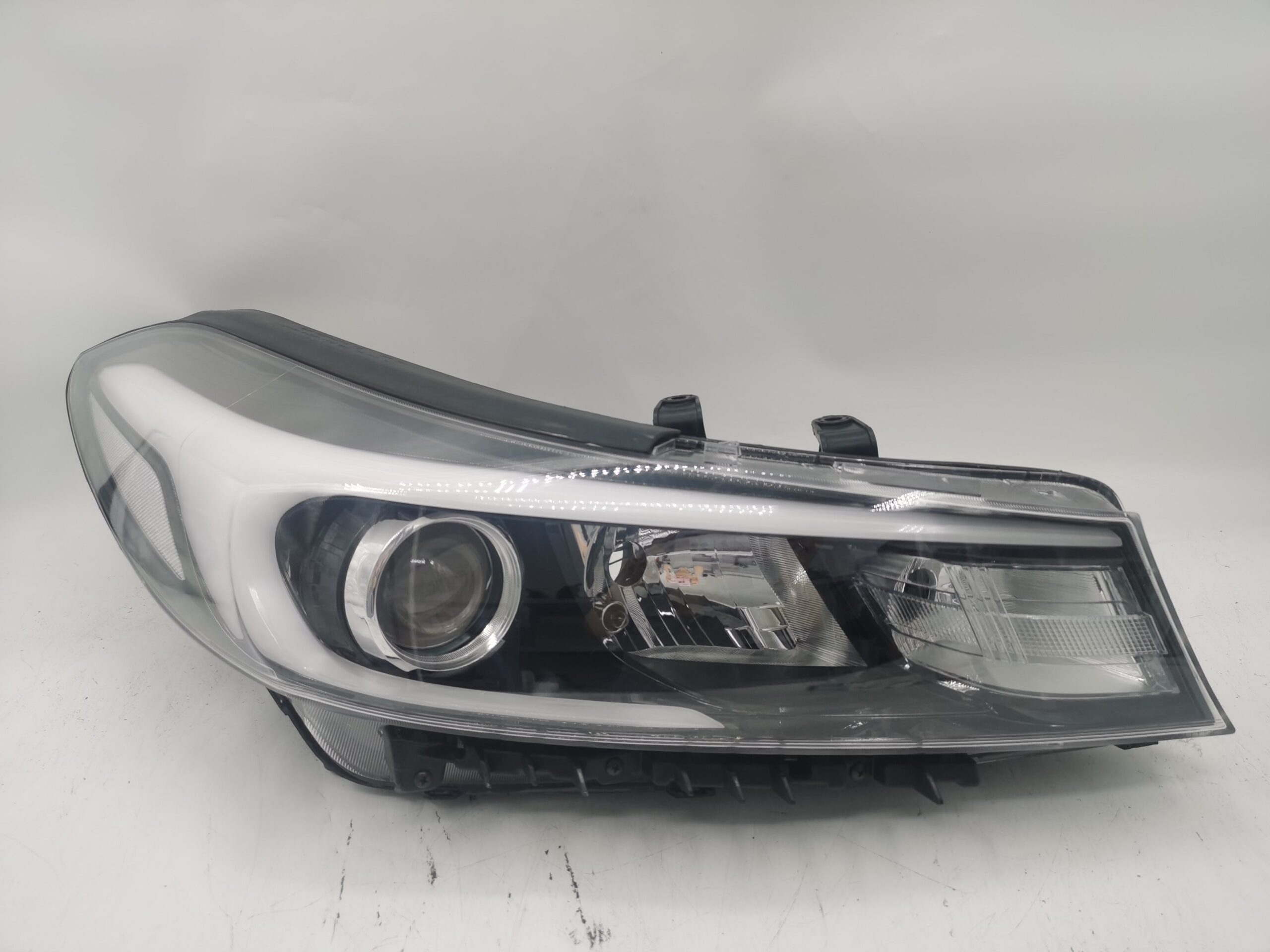 Kia CERATO 2016-2017 HALOGEN R.H.S Headlight Assembly