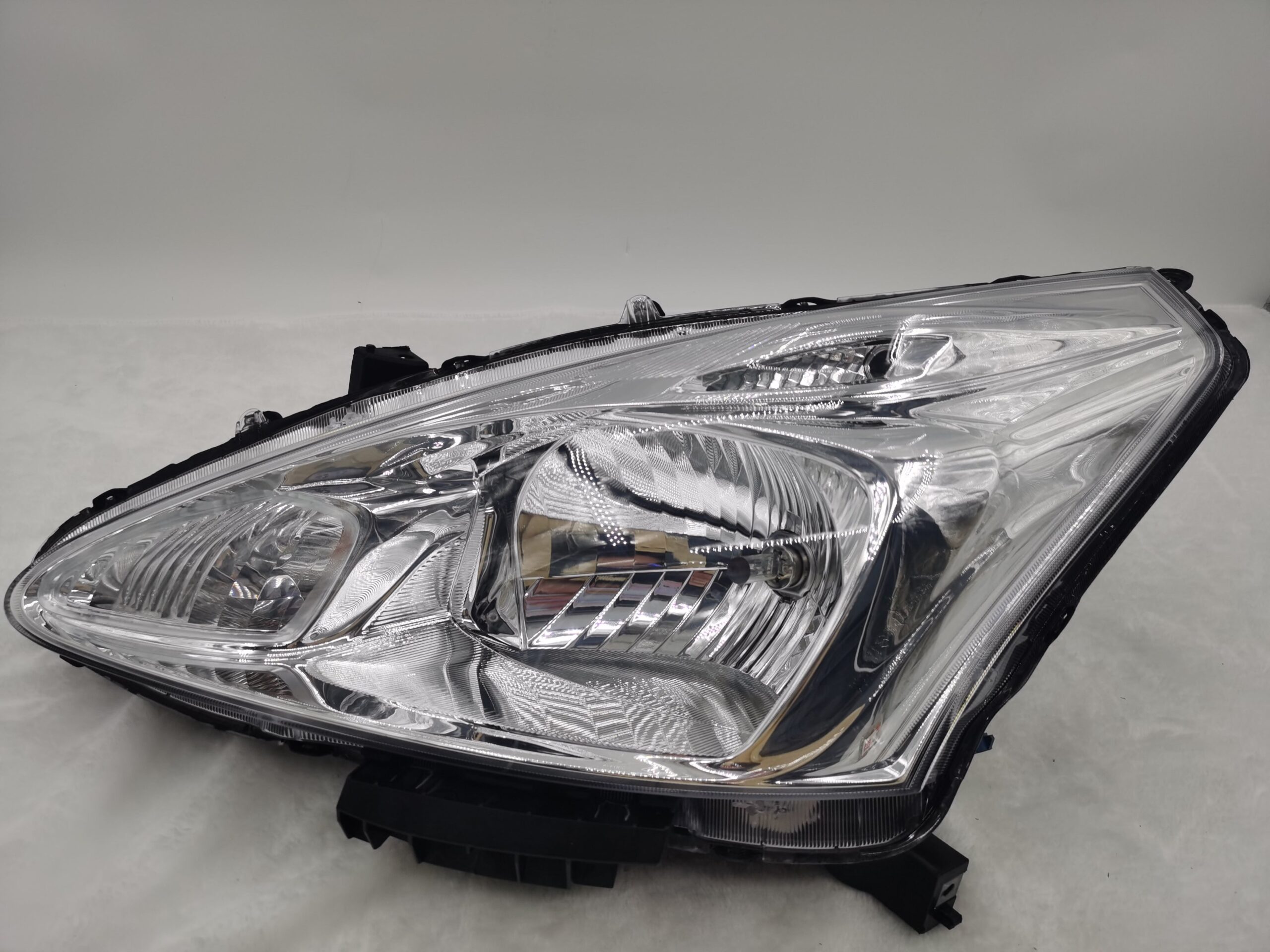 Nissan TIIDA/PULSAR 2013-2016 HALOGEN L.H.S HEADLIGHT ASSEMBLY