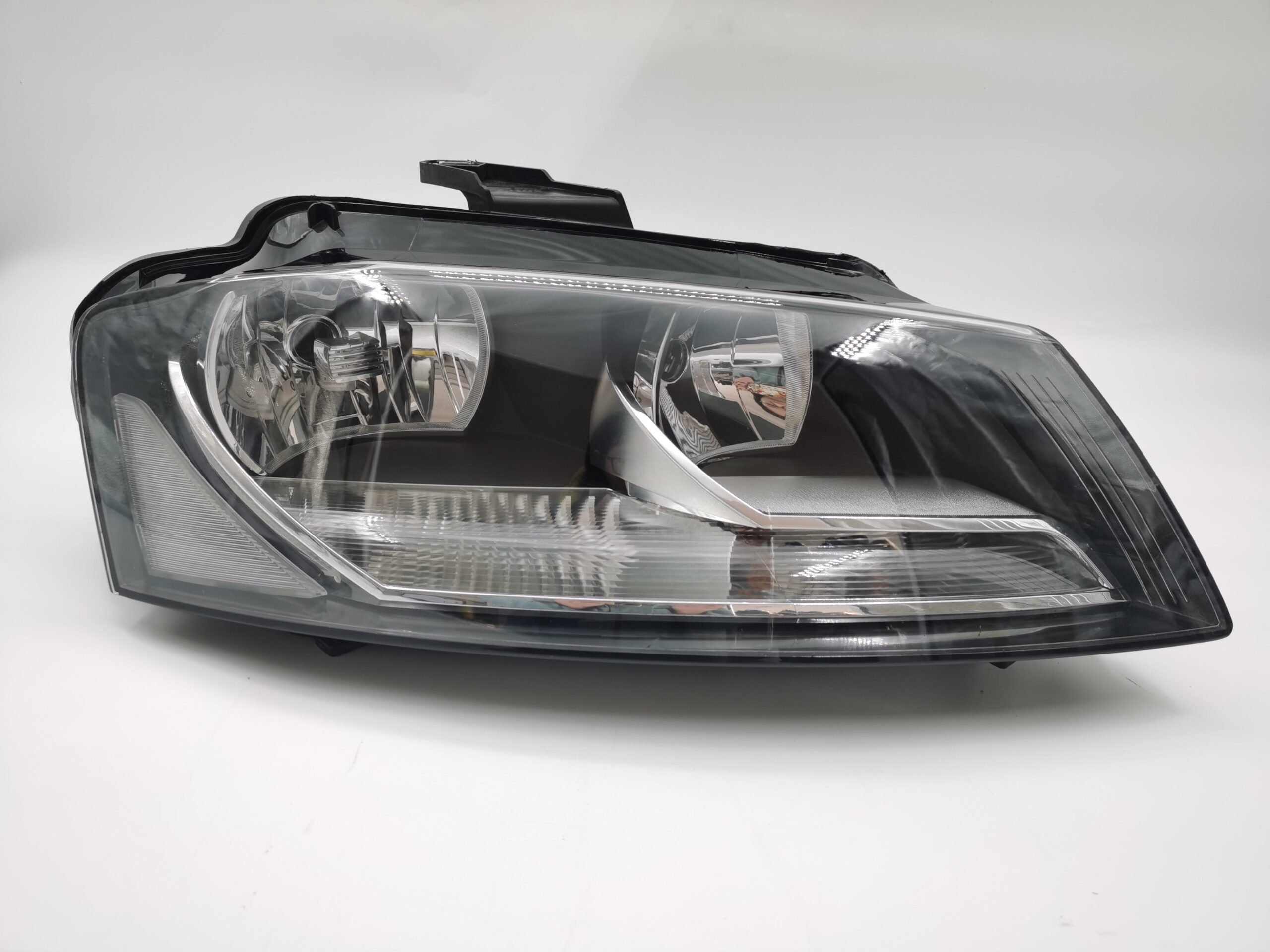 Audi A3 SPORTBACK 2008-2012 HALOGEN R.H.S HEADLIGHT ASSEMBLY