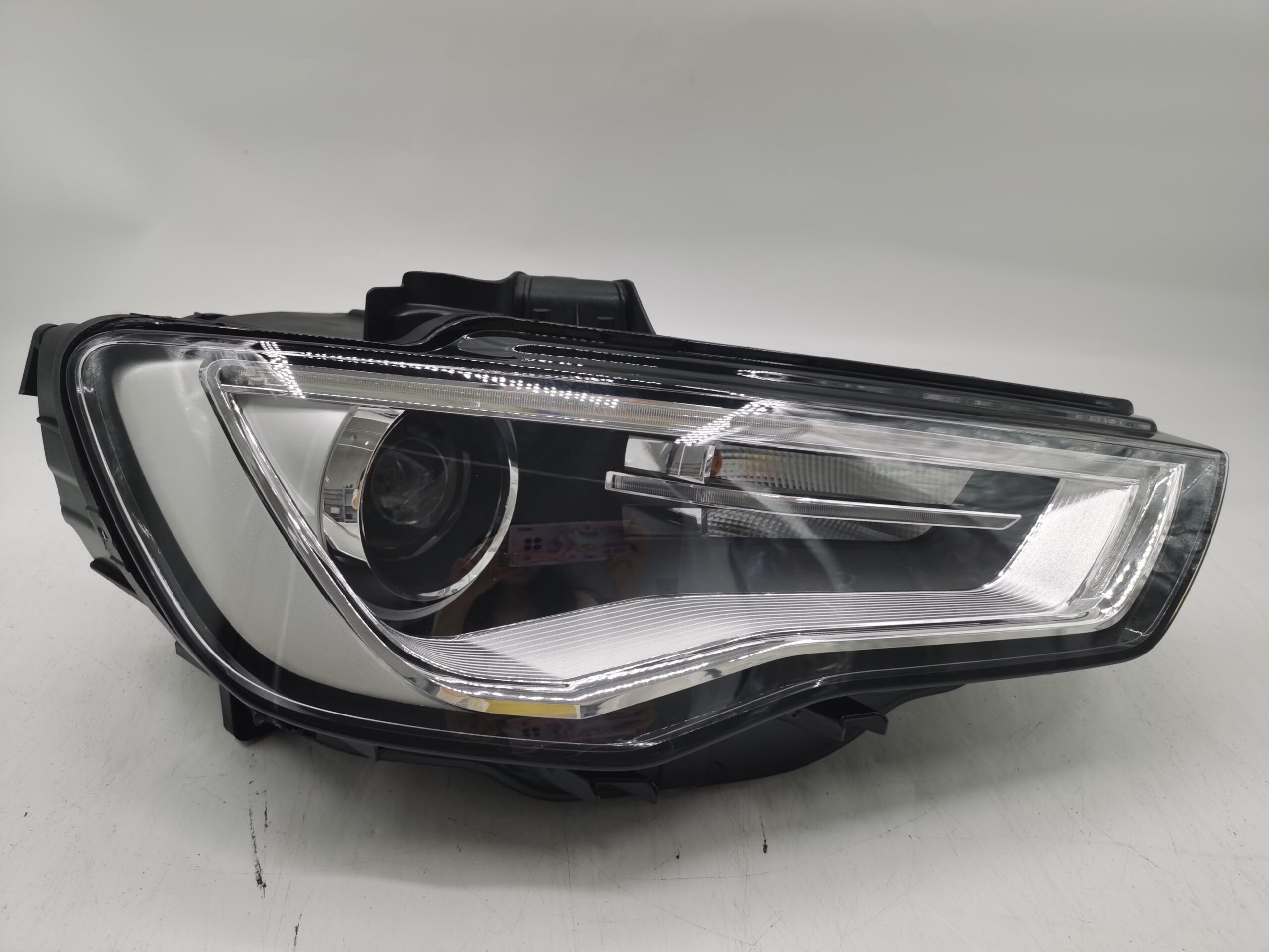 Audi A3 8V 2013-2015 XENON R.H.S HEADLIGHT ASSEMBLY