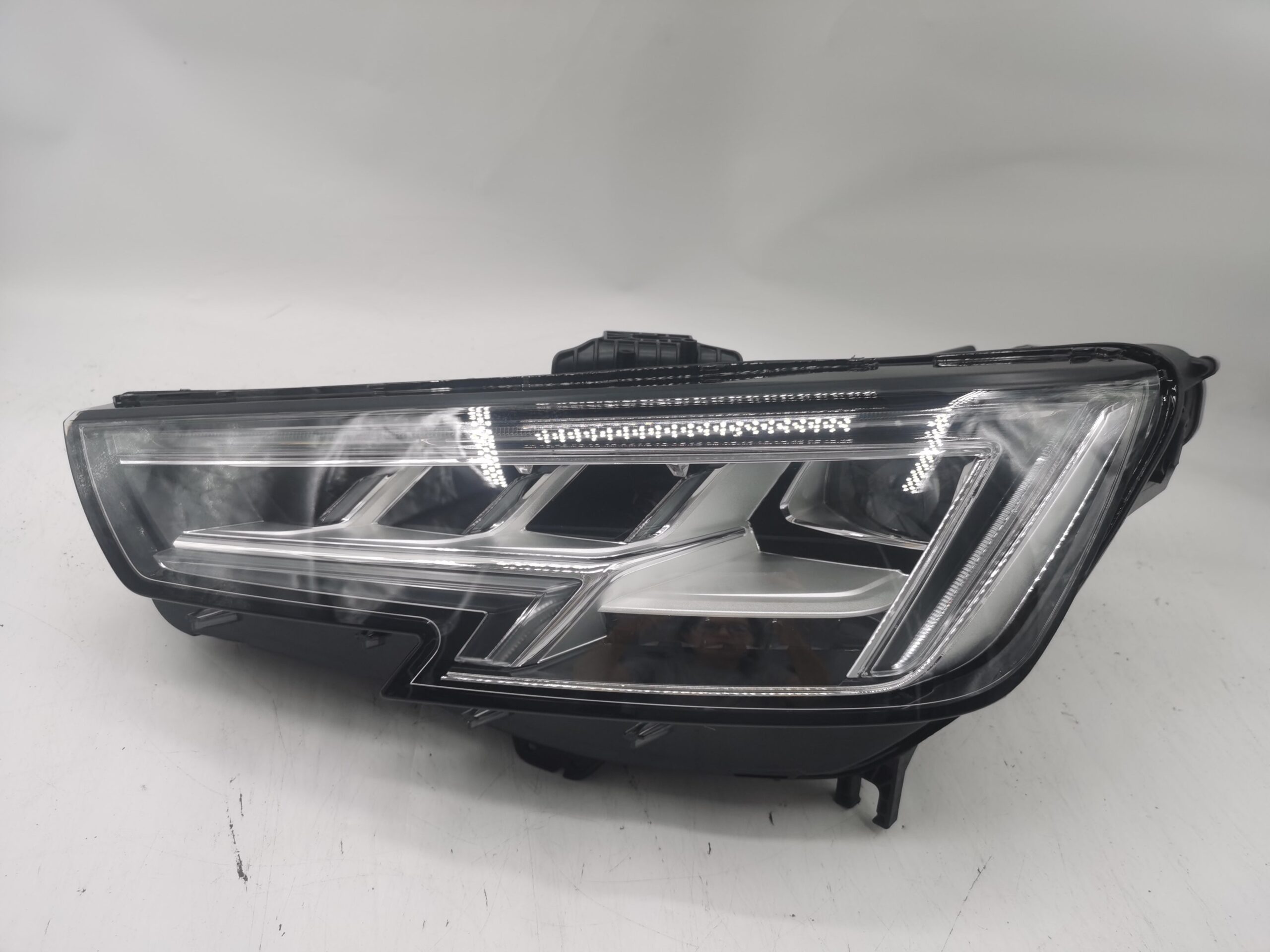 Audi A4 B9 2015-2019 LED L.H.S Headlight Assembly