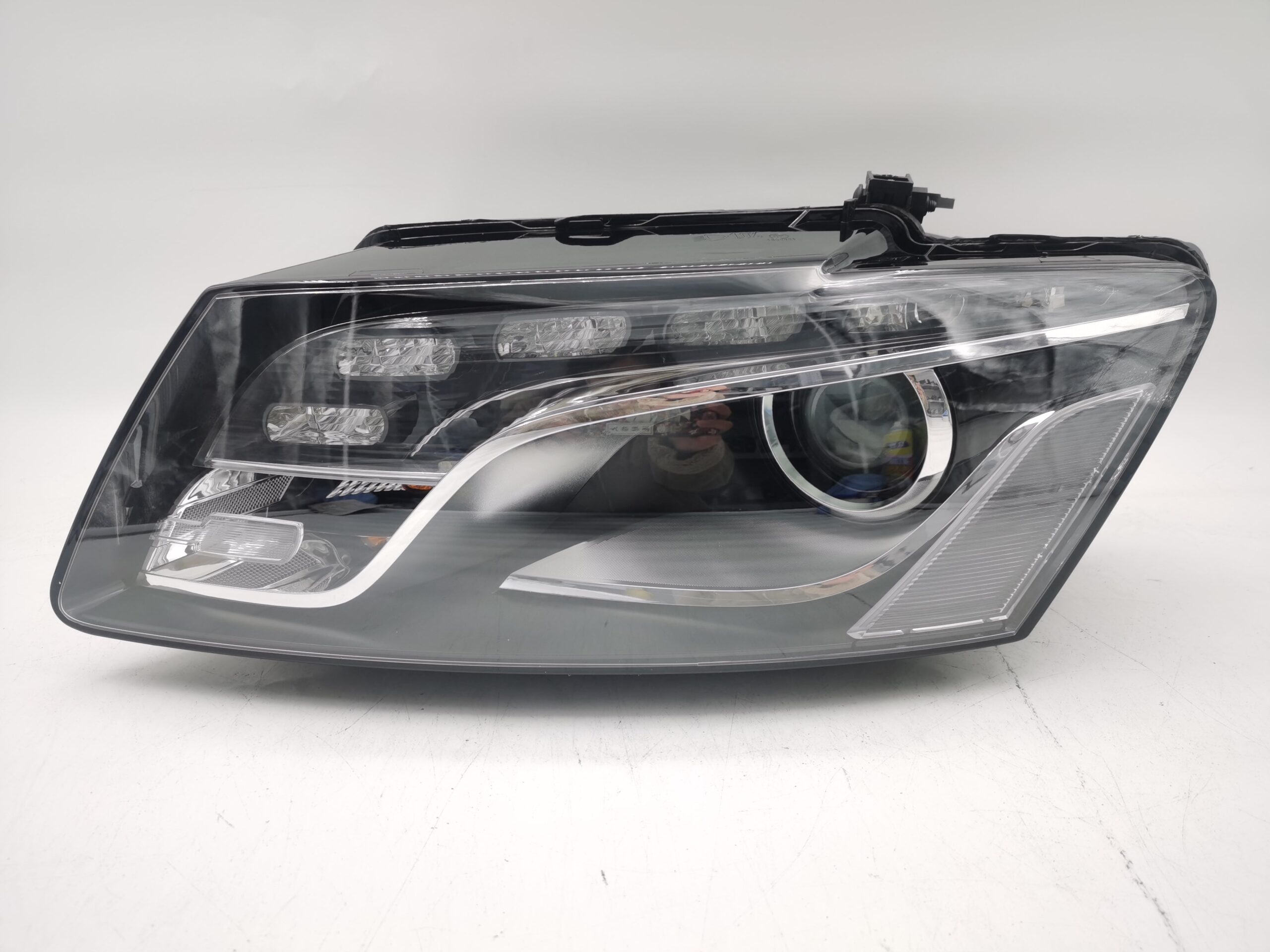 Audi Q5 2007-2011 XENON L.H.S HEADLIGHT ASSEMBLY