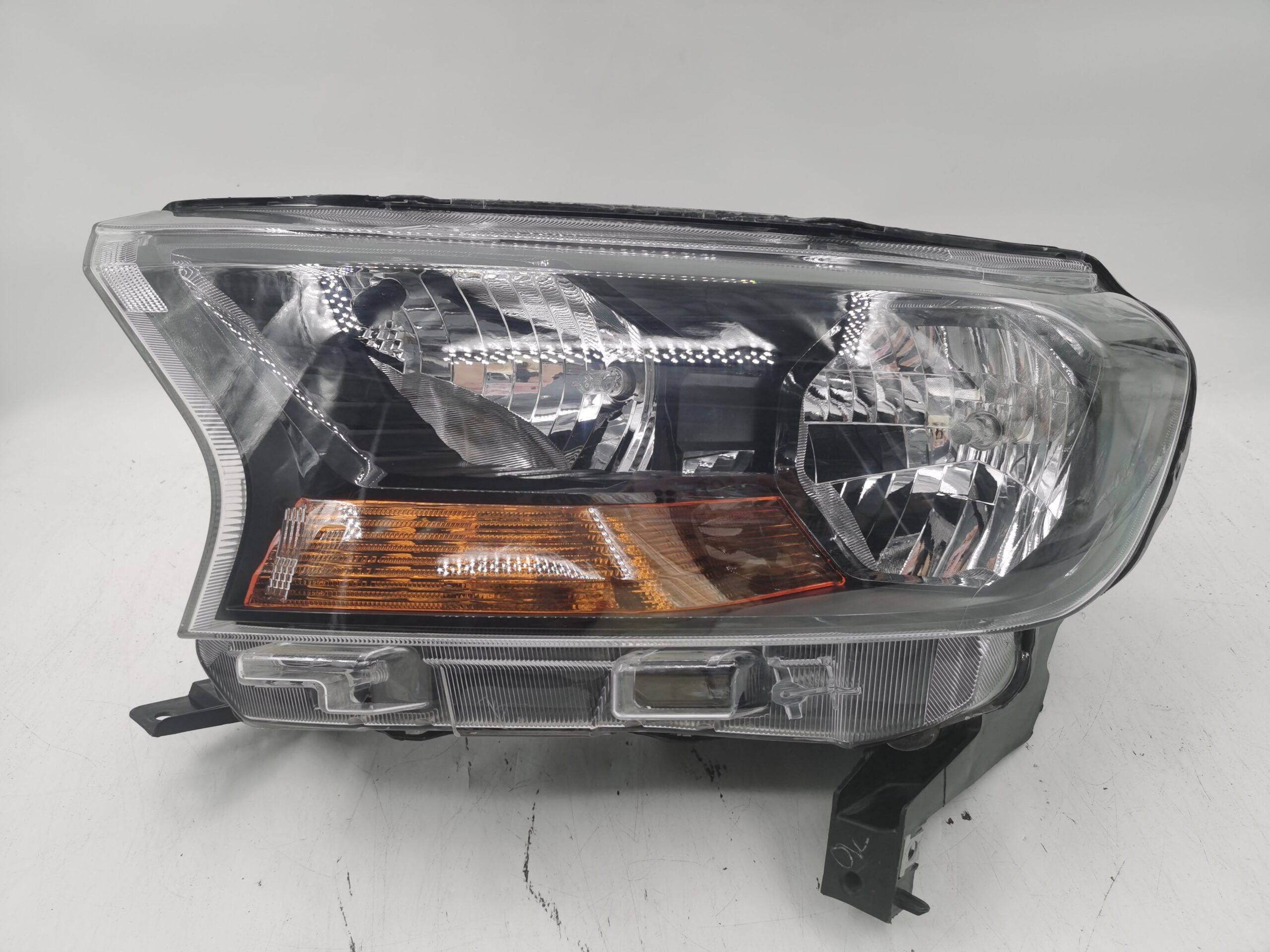 Ford EVEREST RANGER 2015-2019 HALOGEN L.H.S HEADLIGHT ASSEMBLY