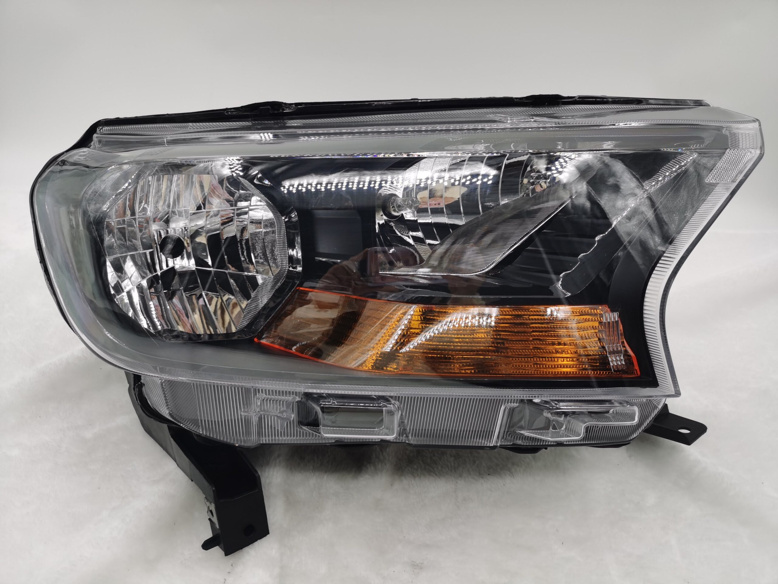 Ford EVEREST 2015-2019 HALOGEN R.H.S Headlight Assembly