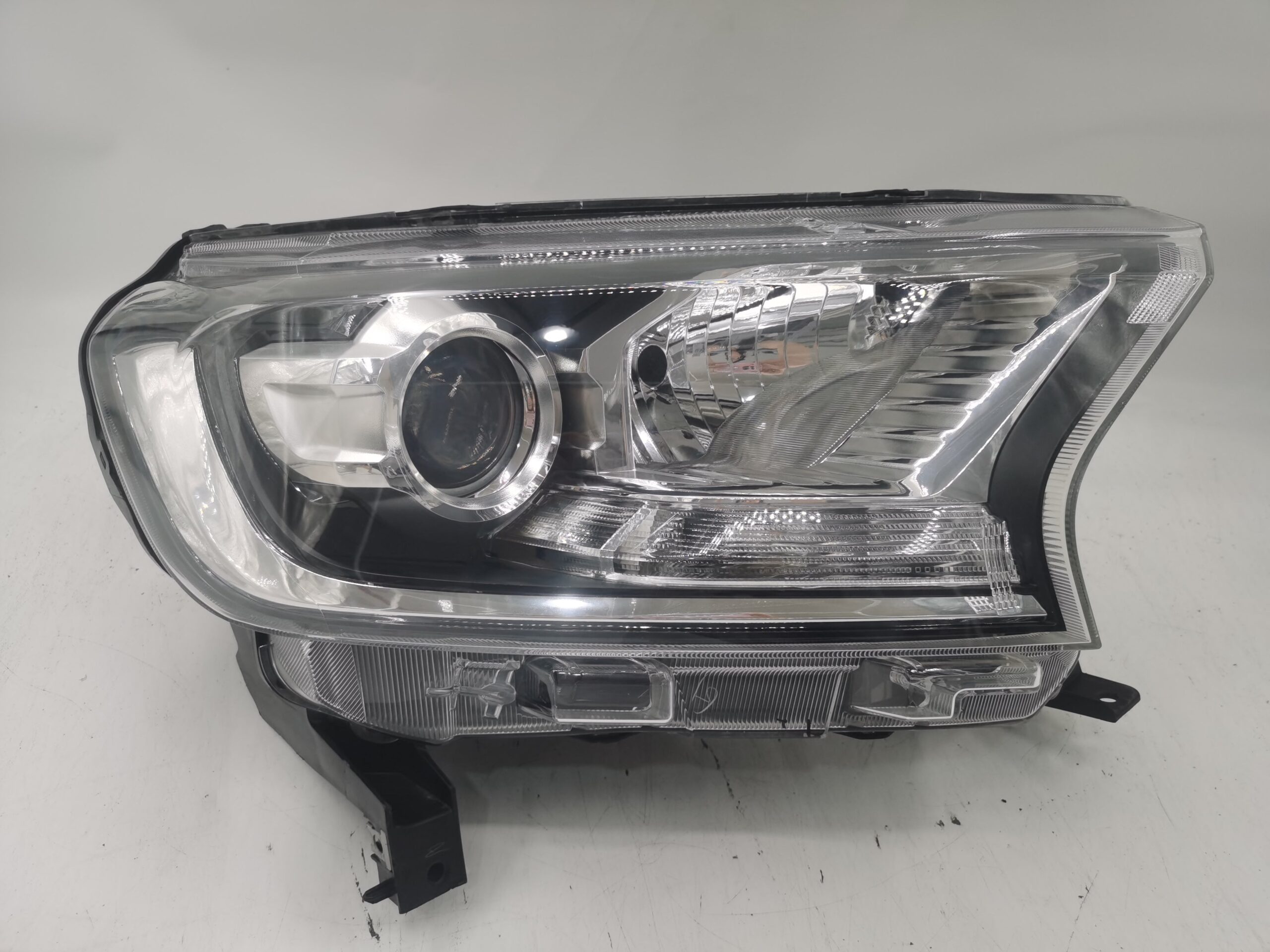 Ford EVEREST RANGER 2015-2019 LENS HALOGEN R.H.S Headlight Assembly