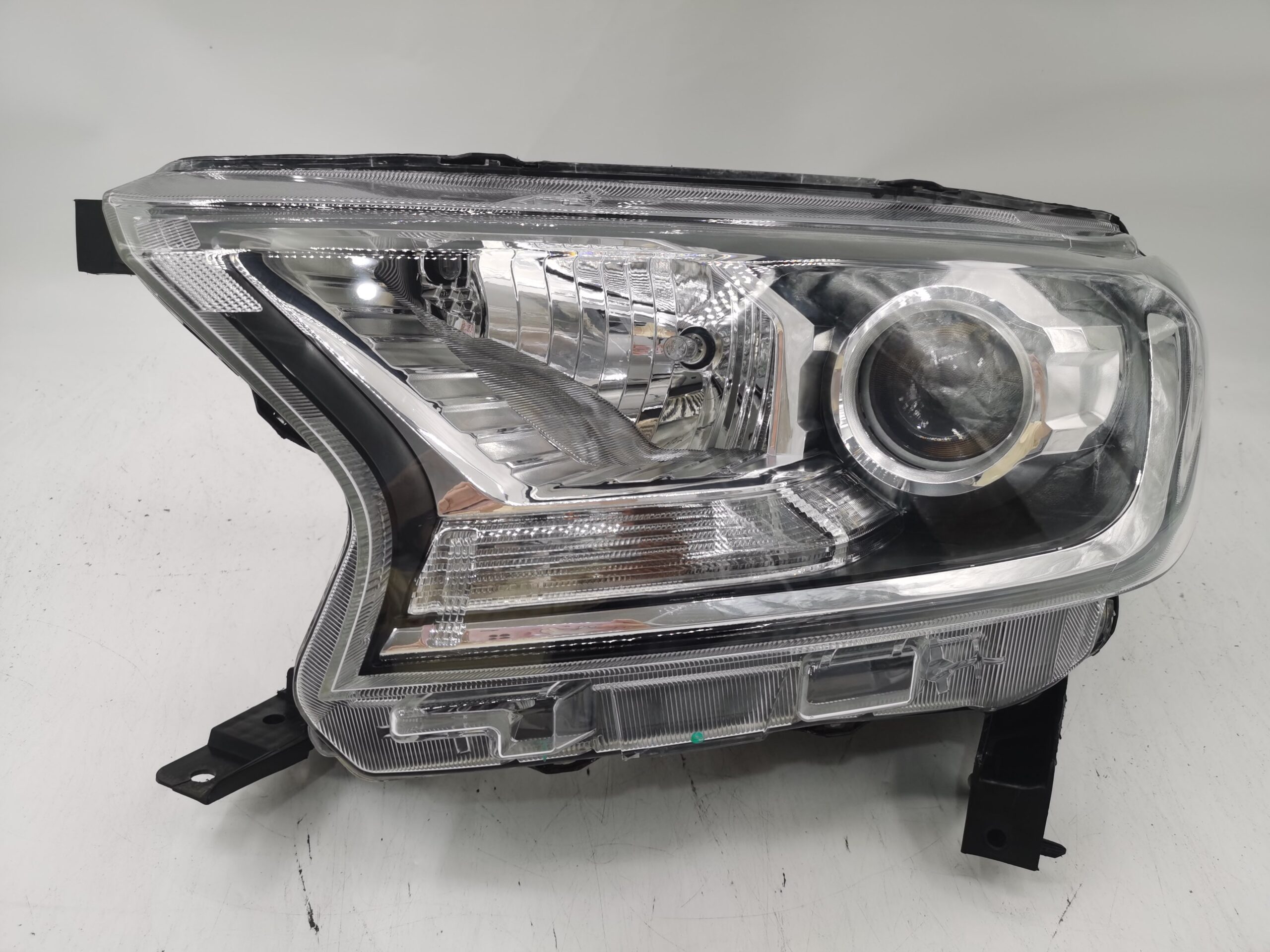 Ford EVEREST 2015-2019 HALOGEN L.H.S Headlight Assembly