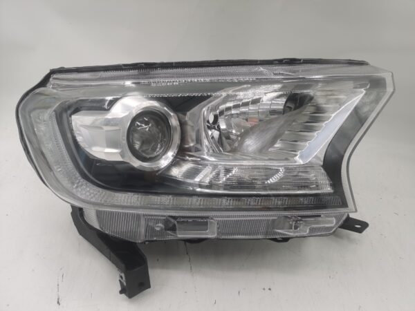 Ford EVEREST 2015-2019 XENON R.H.S Headlight Assembly