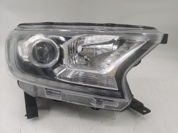 Ford EVEREST 2015-2019 XENON R.H.S Headlight Assembly