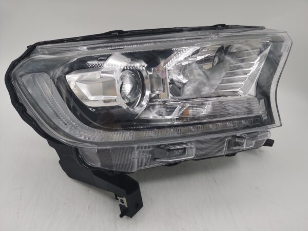 Ford EVEREST 2015-2019 XENON R.H.S Headlight Assembly