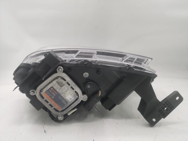 Ford EVEREST 2015-2019 XENON R.H.S Headlight Assembly