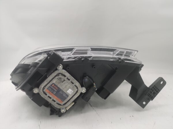 Ford EVEREST 2015-2019 XENON R.H.S Headlight Assembly