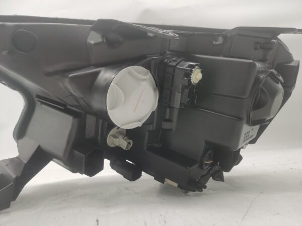 Ford EVEREST 2015-2019 XENON R.H.S Headlight Assembly