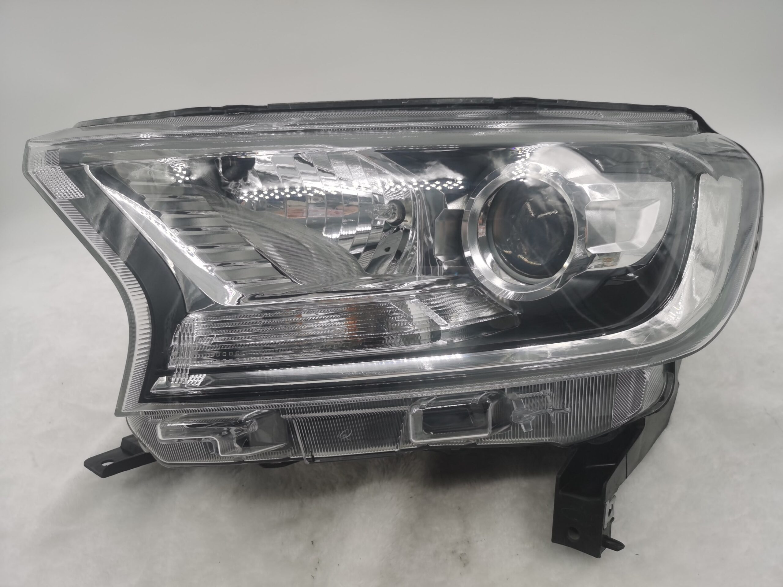 Ford EVEREST RANGER 2015-2019 LENS HALOGEN L.H.S HEADLIGHT ASSEMBLY