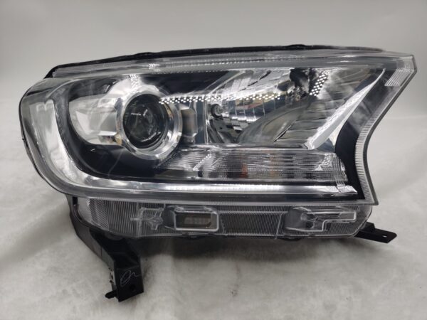 Ford EVEREST RANGER 2015-2019 LENS HALOGEN R.H.S HEADLIGHT ASSEMBLY