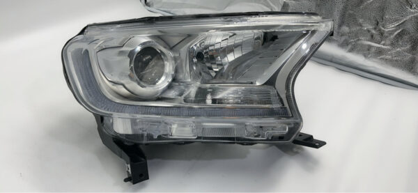 Ford EVEREST/RANGER 2015-2019 XENON  R.H.S HEADLIGHT ASSEMBLY