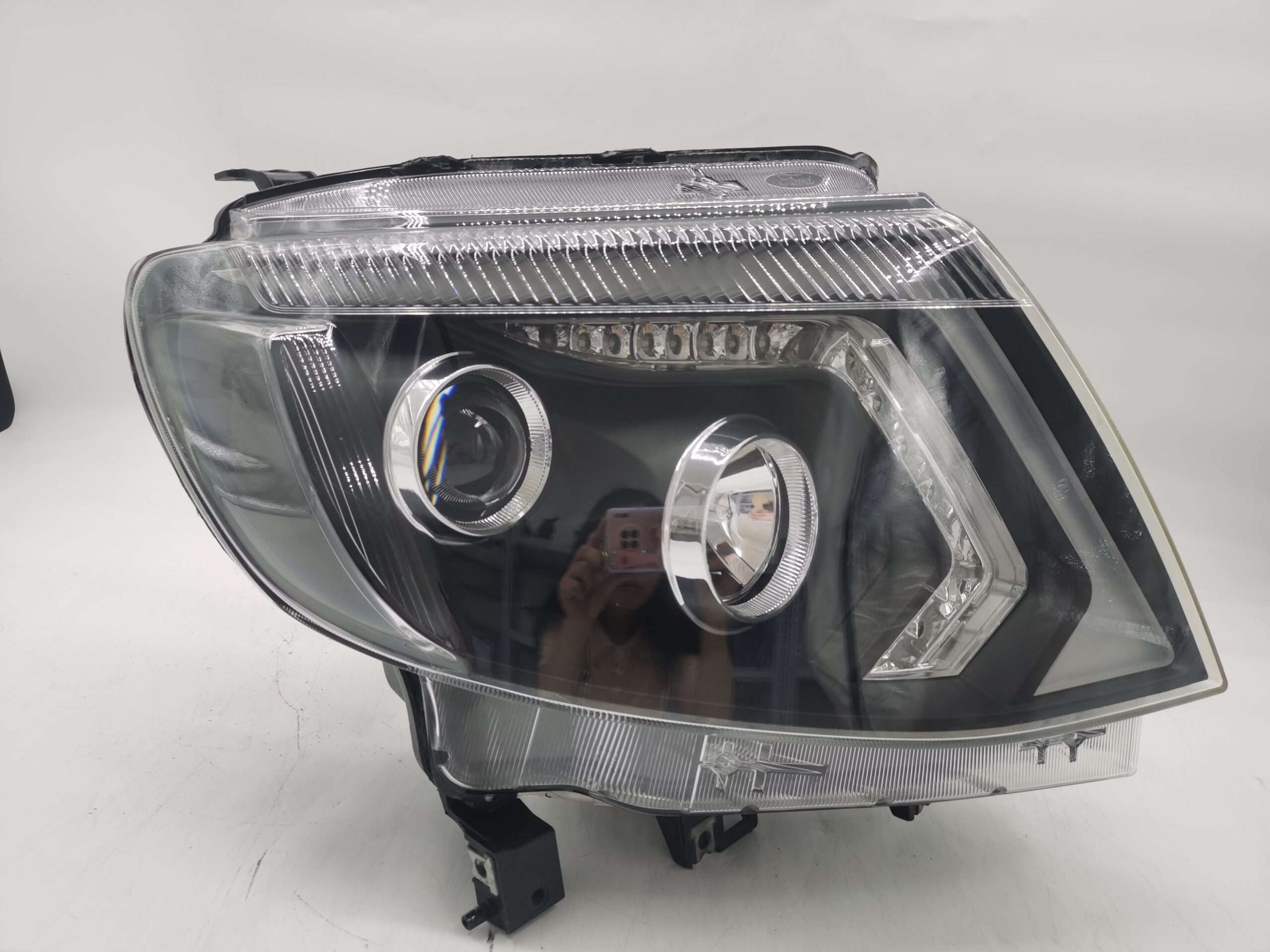 Ford EVEREST T6 2011-2014 HALOGEN R.H.S HEADLIGHT ASSEMBLY