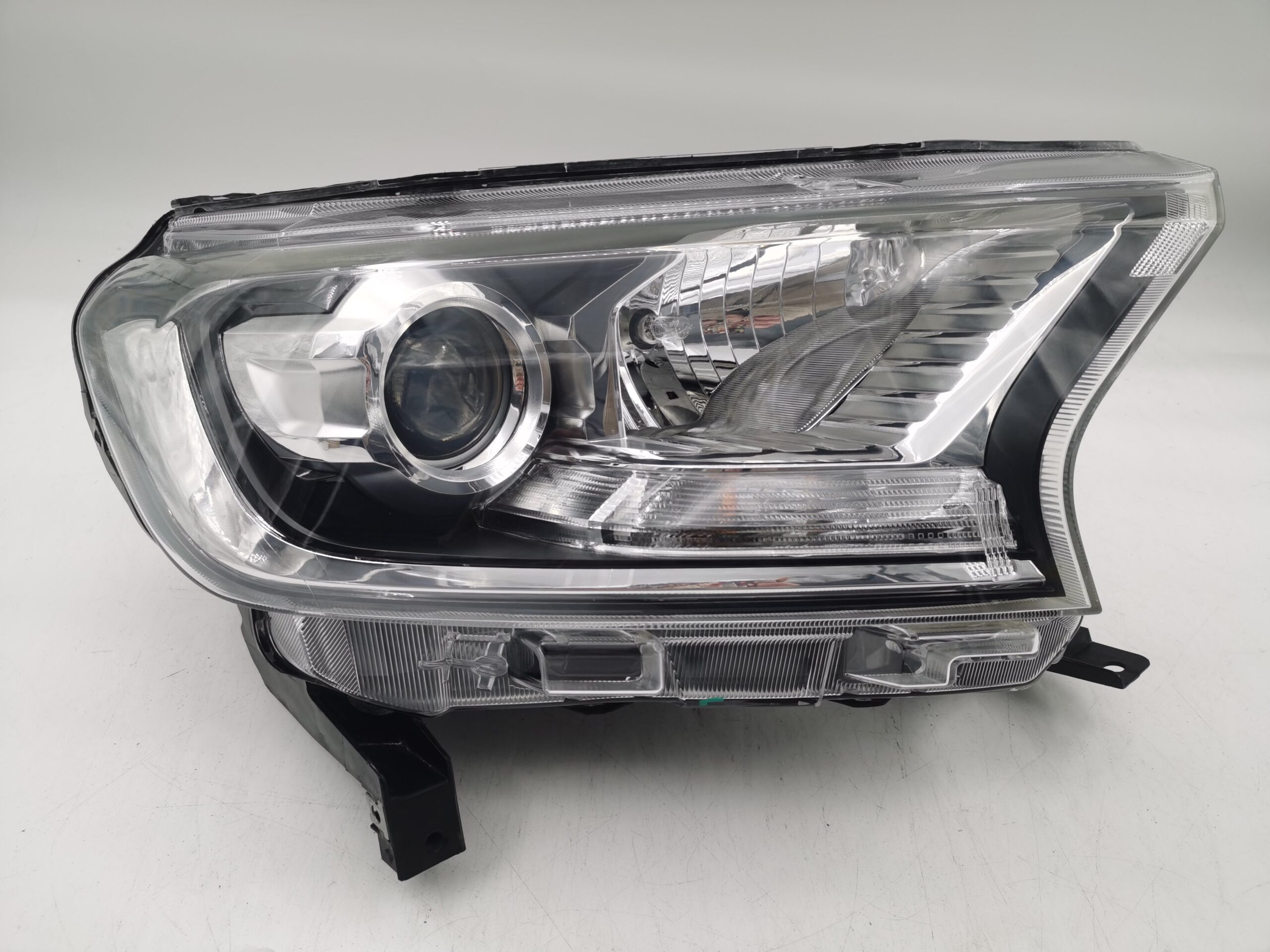 Ford EVEREST/MUSTANG 2011-2018 R.H.S HEADLIGHT ASSEMBLY