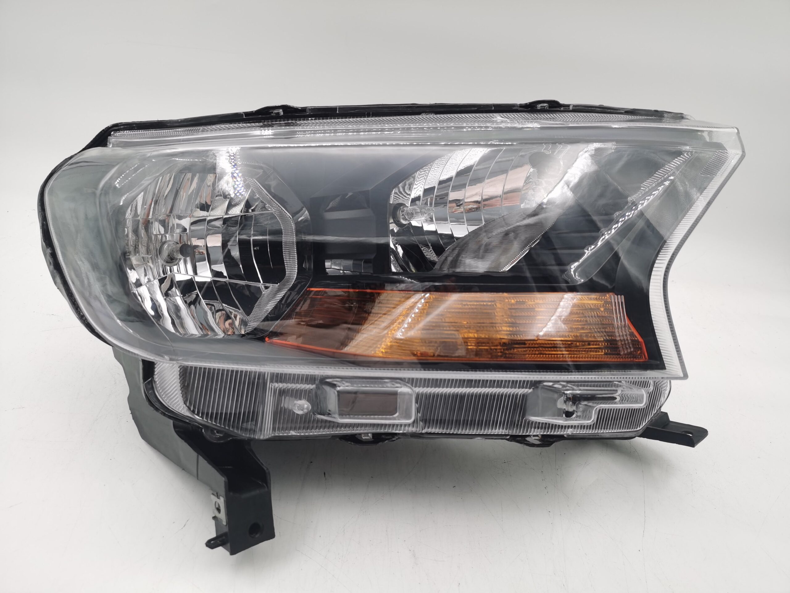 Ford EVEREST/MUSTANG 2011-2018 R.H.S HEADLIGHT ASSEMBLY