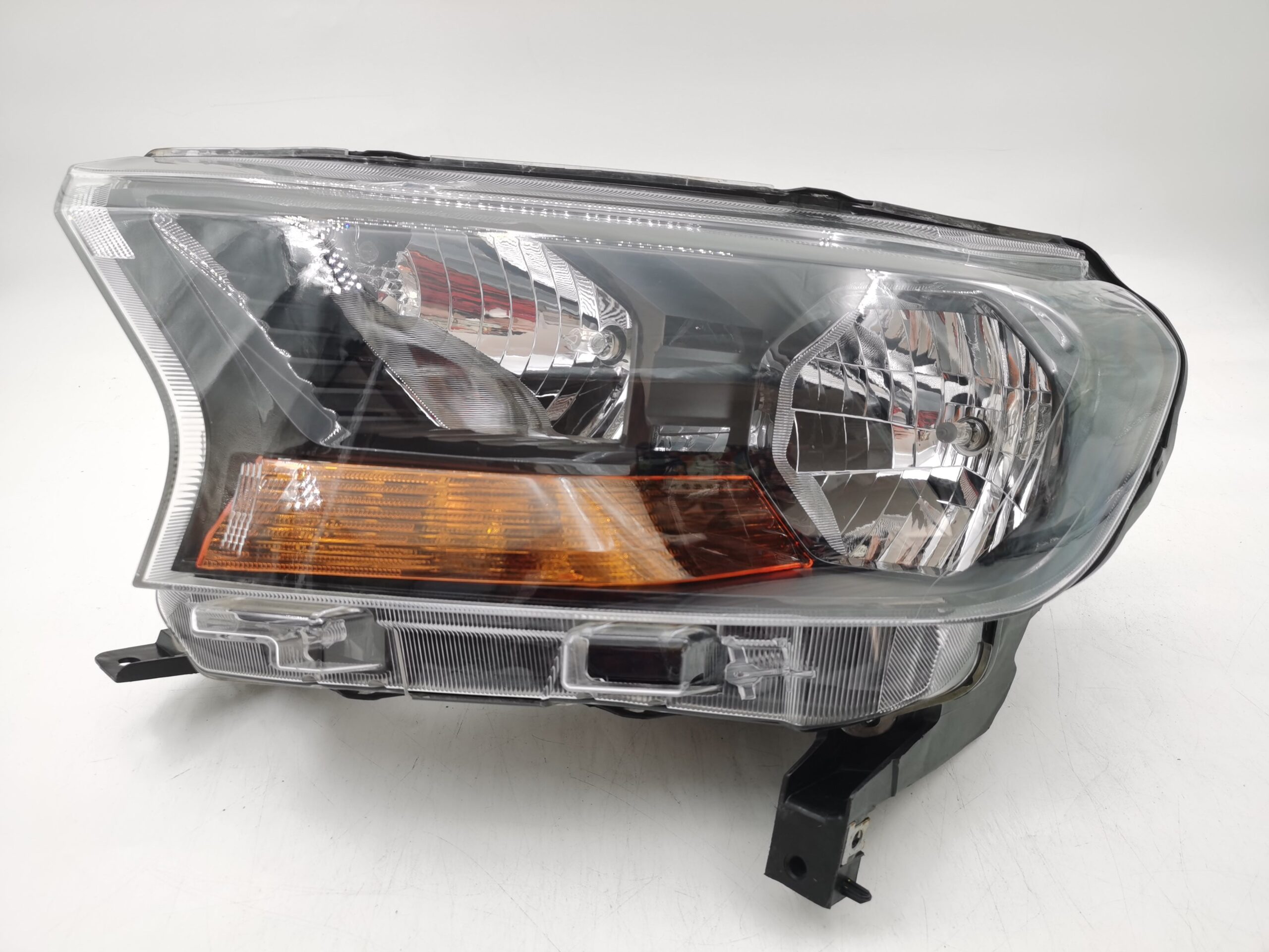 Ford EVEREST/MUSTANG 2011-2018 L.H.S HEADLIGHT ASSEMBLY