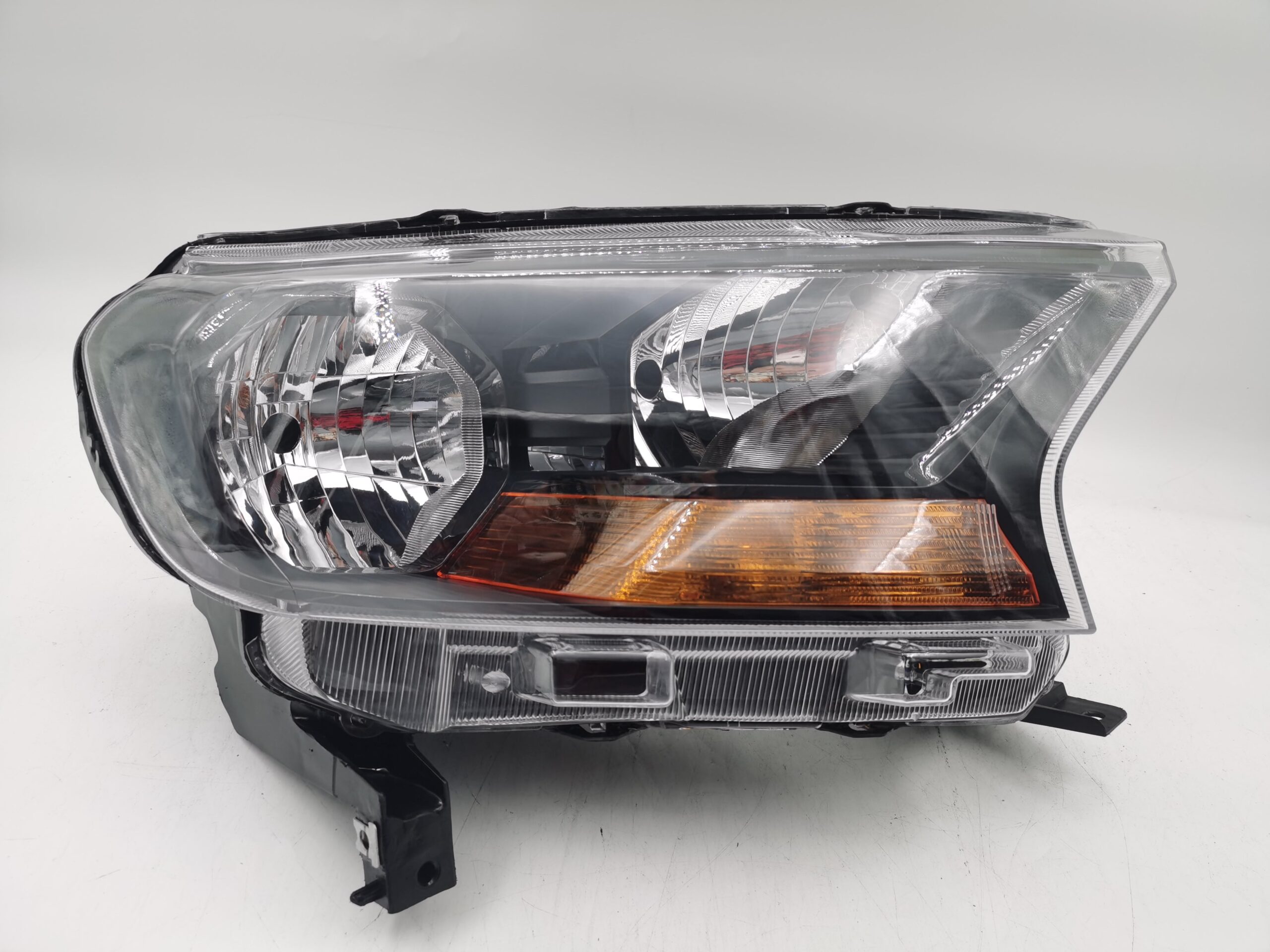 Ford EVERREST/MUSTANG 2011-2018 R.H.S HEADLIGHT ASSEMBLY