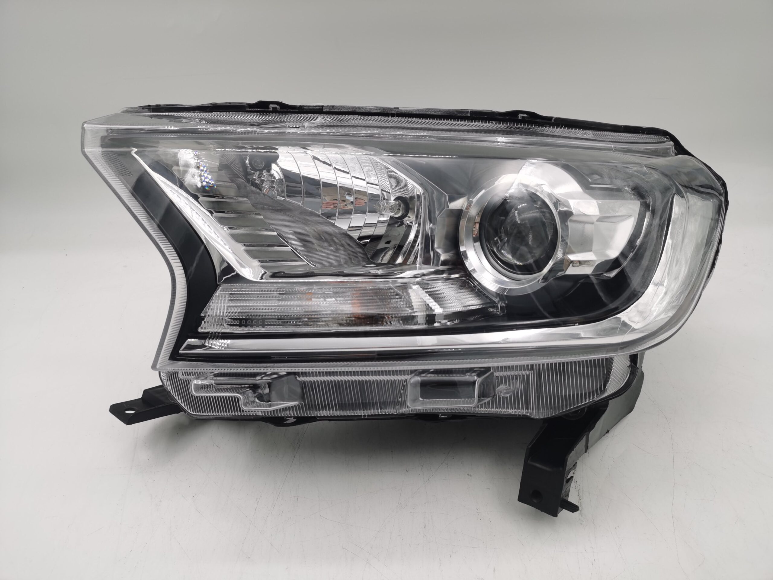 Ford EVEREST/RANGER 2015-2019 HALOGEN L.H.S HEADLIGHT ASSEMBLY