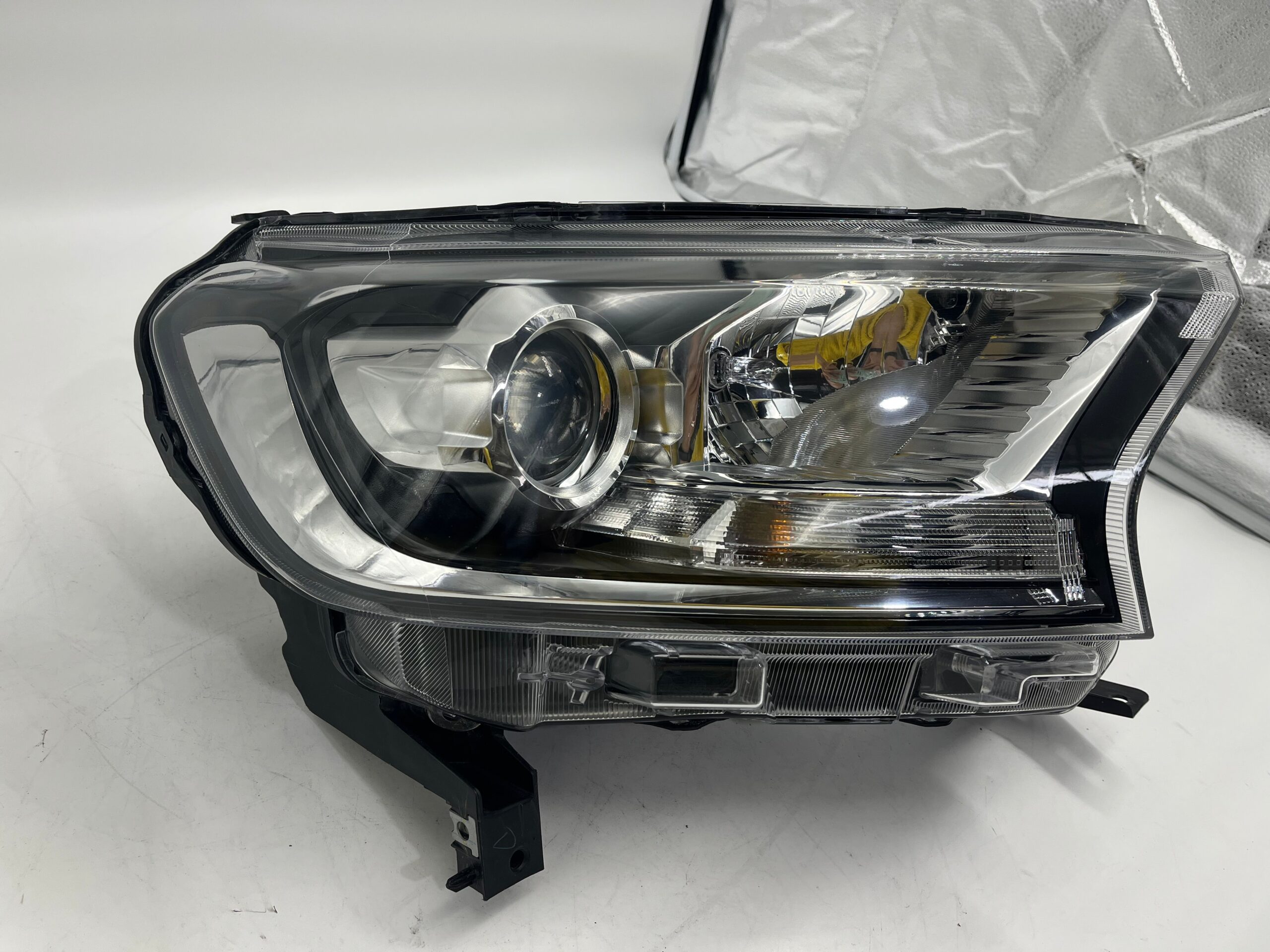 Ford EVEREST/RANGER 2015-2019 HALOGEN R.H.S HEADLIGHT ASSEMBLY