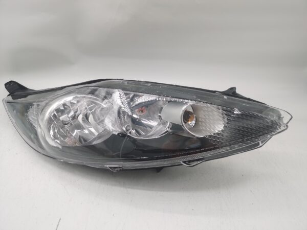 Ford FIESTA MK7 2009-2012 R.H.S HEADLIGHT ASSEMBLY