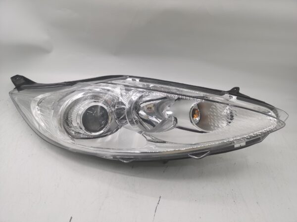 Ford FIESTA MK7 2009-2012 R.H.S HEADLIGHT ASSEMBLY