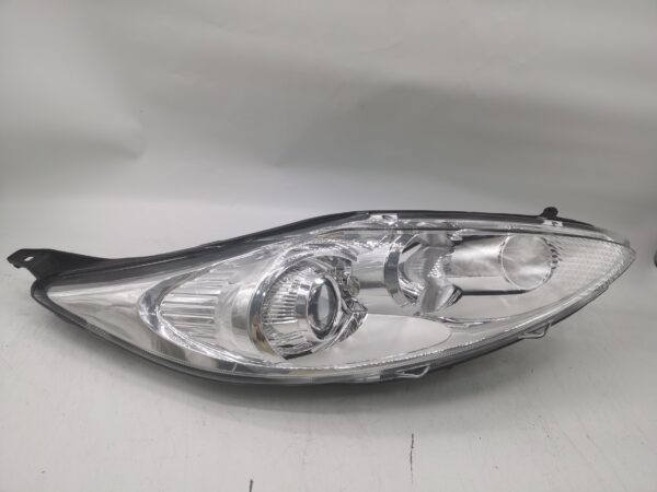 Ford FIESTA MK7 2009-2012 R.H.S HEADLIGHT ASSEMBLY