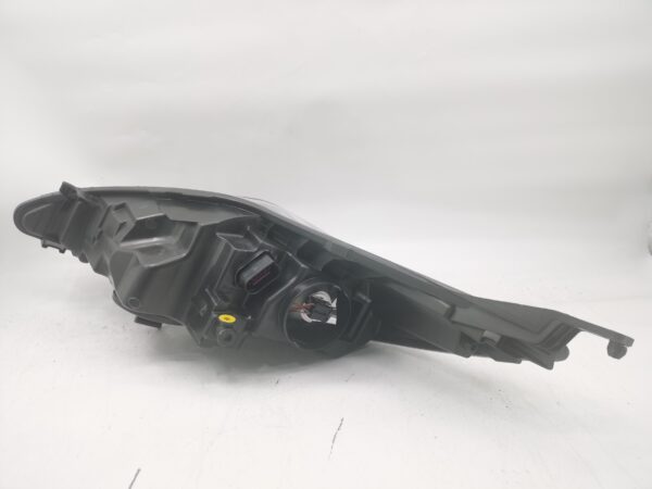 Ford FIESTA MK7 2009-2012 R.H.S HEADLIGHT ASSEMBLY