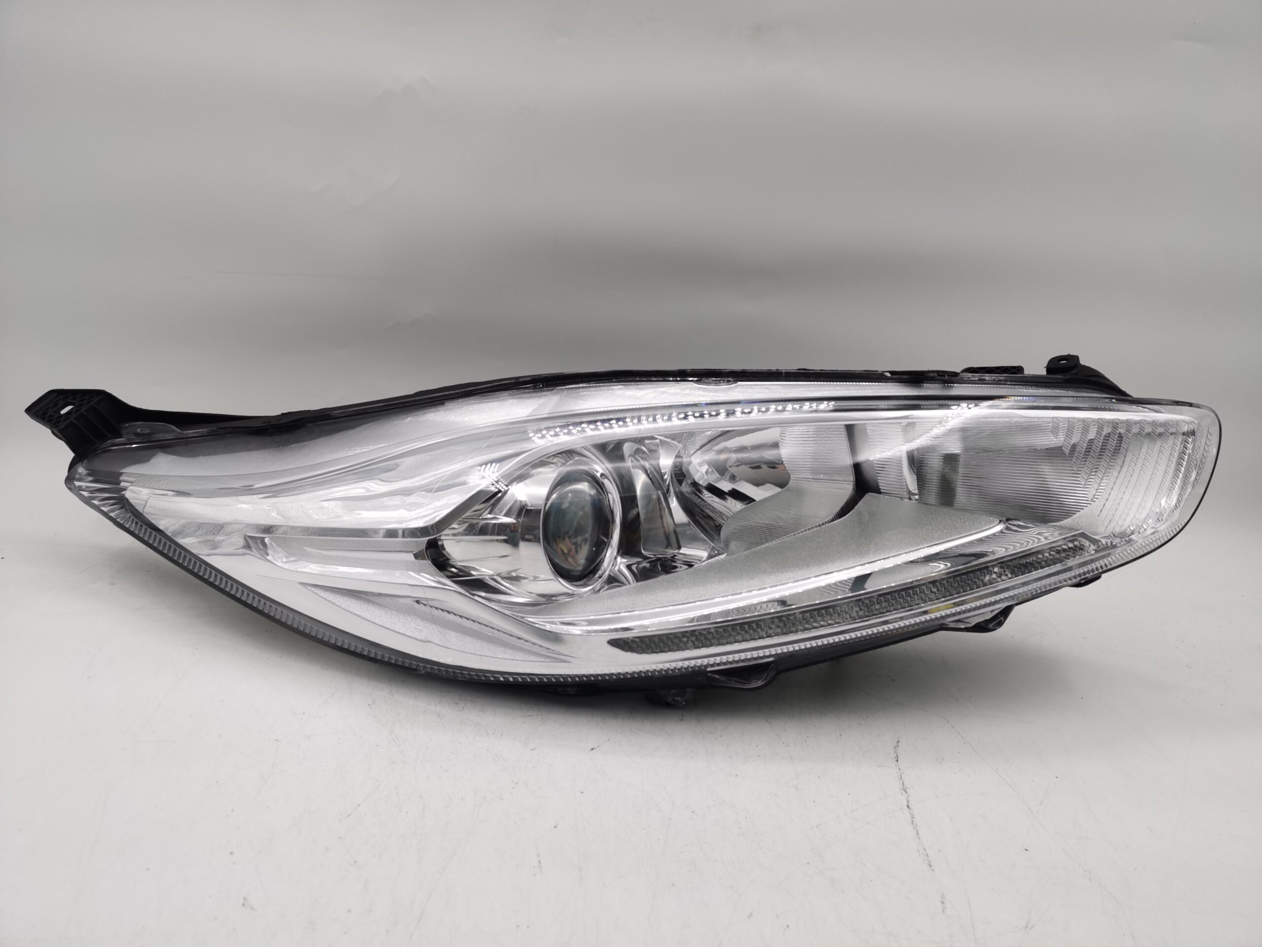 Ford FIESTA MK7 2017-2019 R.H.S HEADLIGHT ASSEMBLY