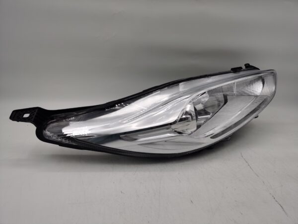 Ford FIESTA MK7 2017-2019 R.H.S HEADLIGHT ASSEMBLY