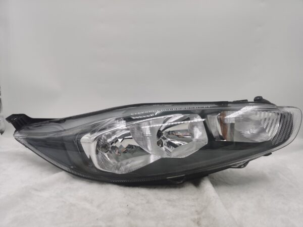 Ford FIESTA MK7 HALOGEN 2013-2017 R.H.S HEADLIGHT ASSEMBLY