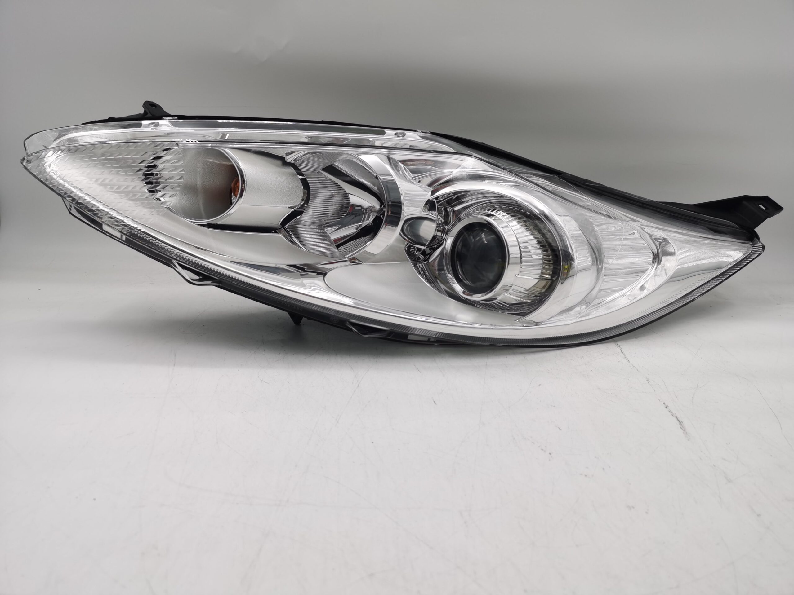 Ford FIESTA VI 1.4 TDCI 70CV 2008-2013 L.H.S HEADLIGHT ASSEMBLY