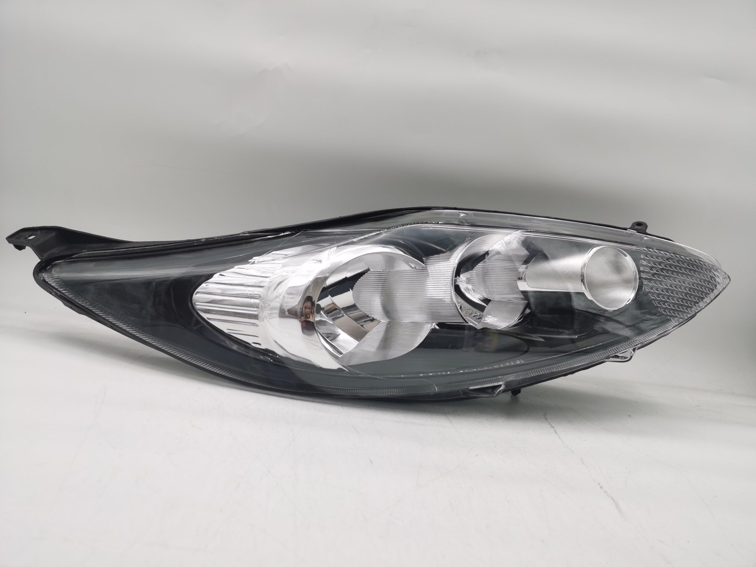 Ford FIESTA VI 1.4 TDCI 70CV 2008-2013 R.H.S HEADLIGHT ASSEMBLY