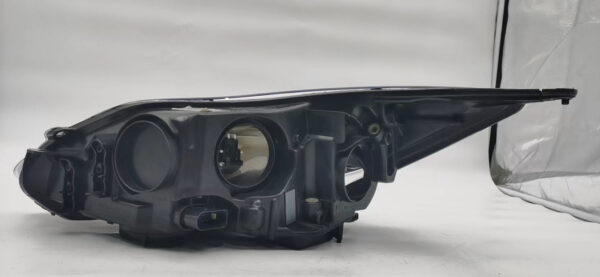 Ford FOCUS 2012-2014 R.H.S HEADLIGHT ASSEMBLY