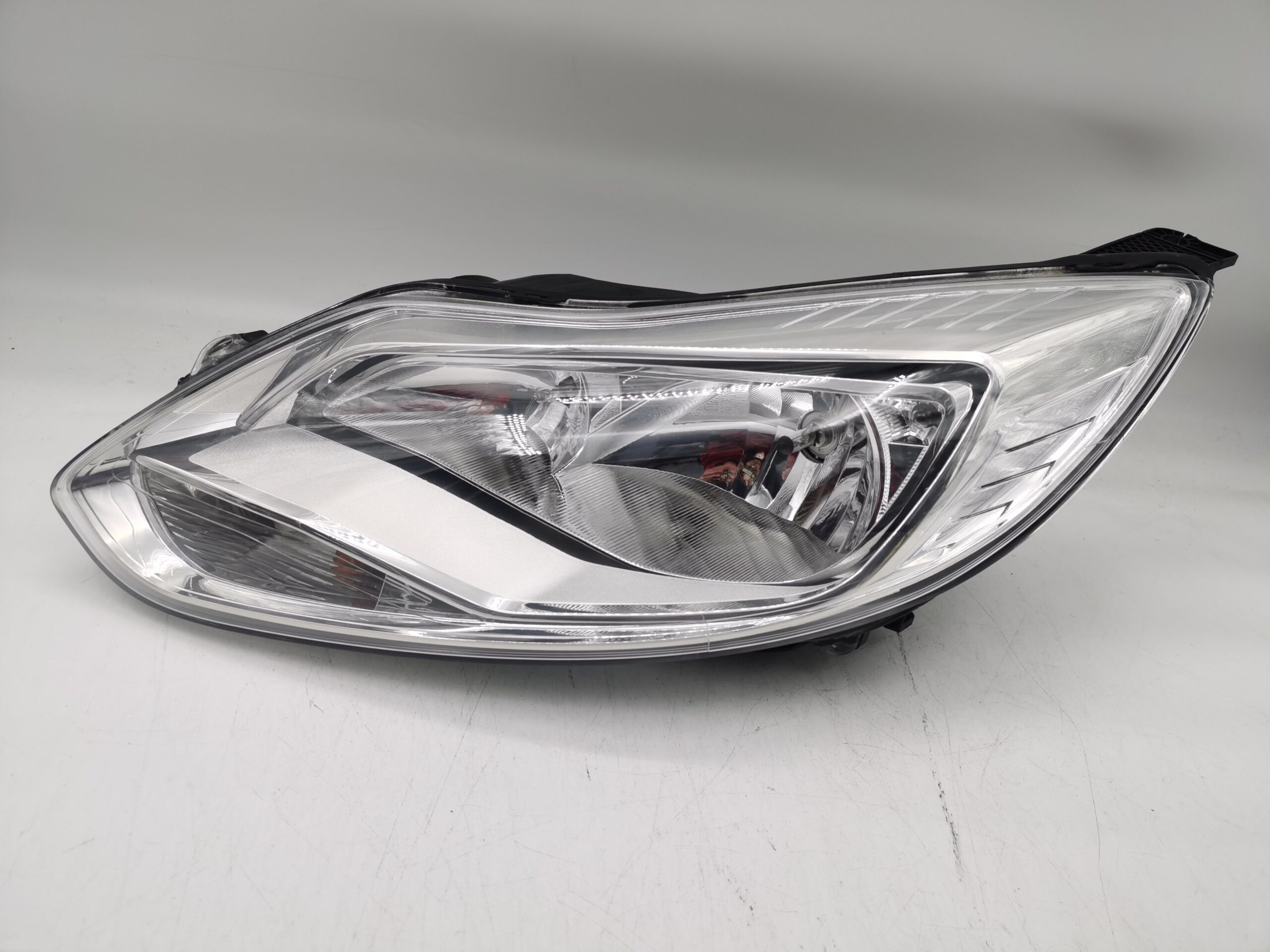 Ford FOCUS D3 2012-2015 L.H.S HEADLIGHT ASSEMBLY