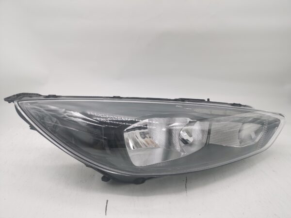 Ford FOCUS III 2011-2019 R.H.S HEADLIGHT ASSEMBLY