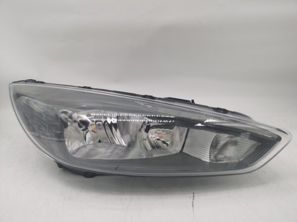 Ford FOCUS III 2011-2019 R.H.S HEADLIGHT ASSEMBLY