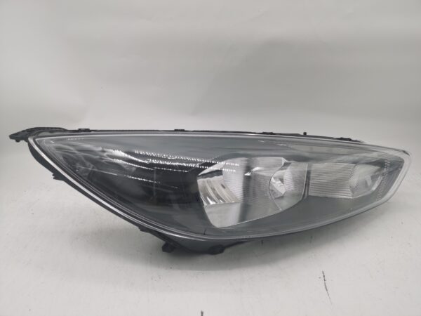 Ford FOCUS III 2011-2019 R.H.S HEADLIGHT ASSEMBLY