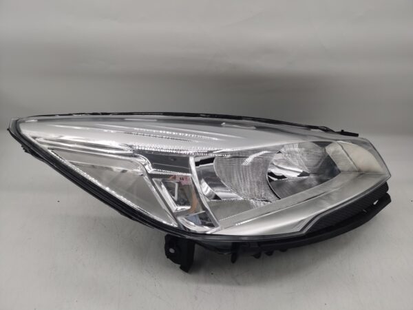 Ford ESCAPE(KUGA) 2017-2019 HALOGEN R.H.S HEADLIGHT ASSEMBLY