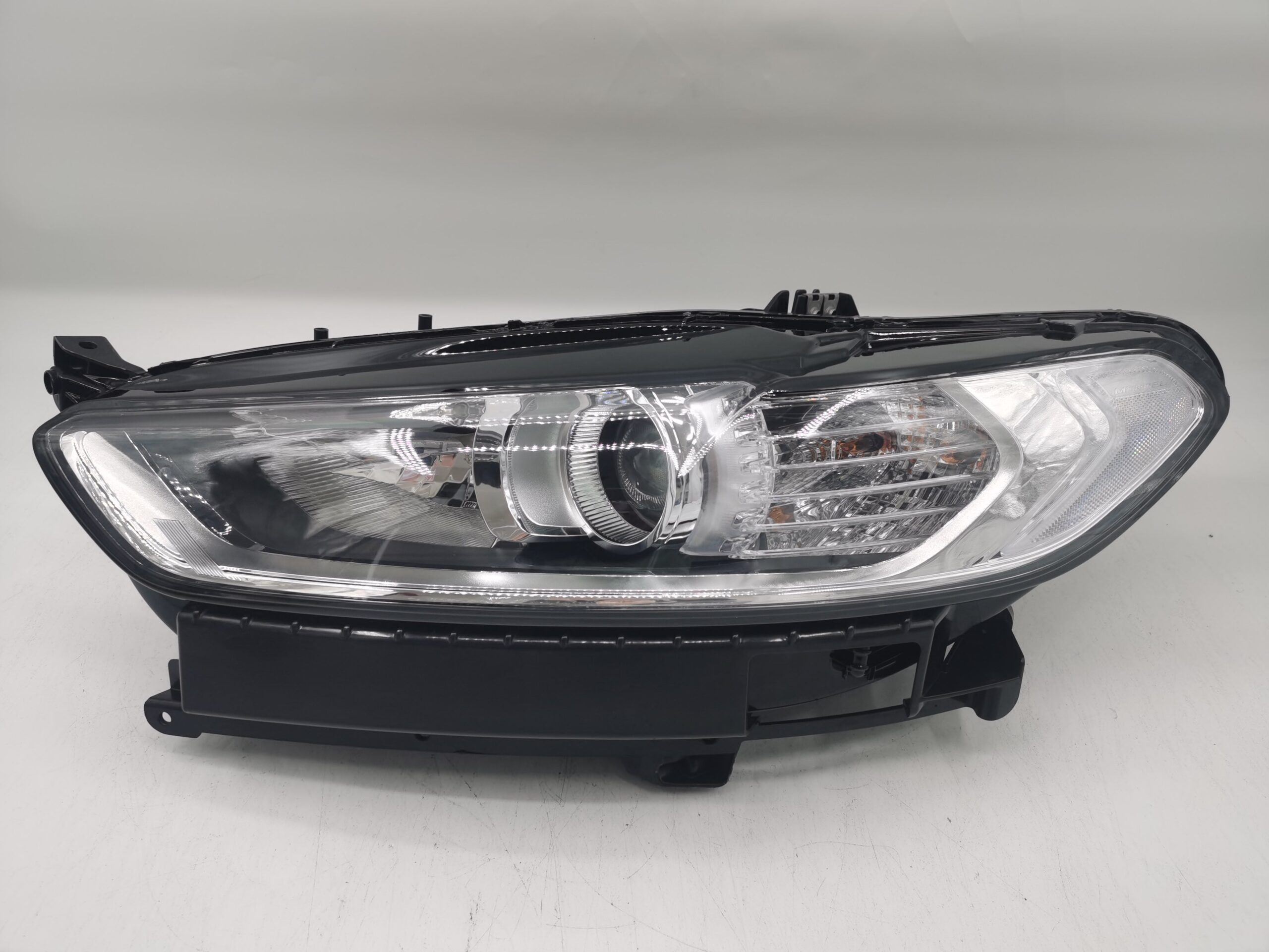 Ford MONDEO MK5 2015-2019 HALOGEN L.H.S HEADLIGHT ASSEMBLY