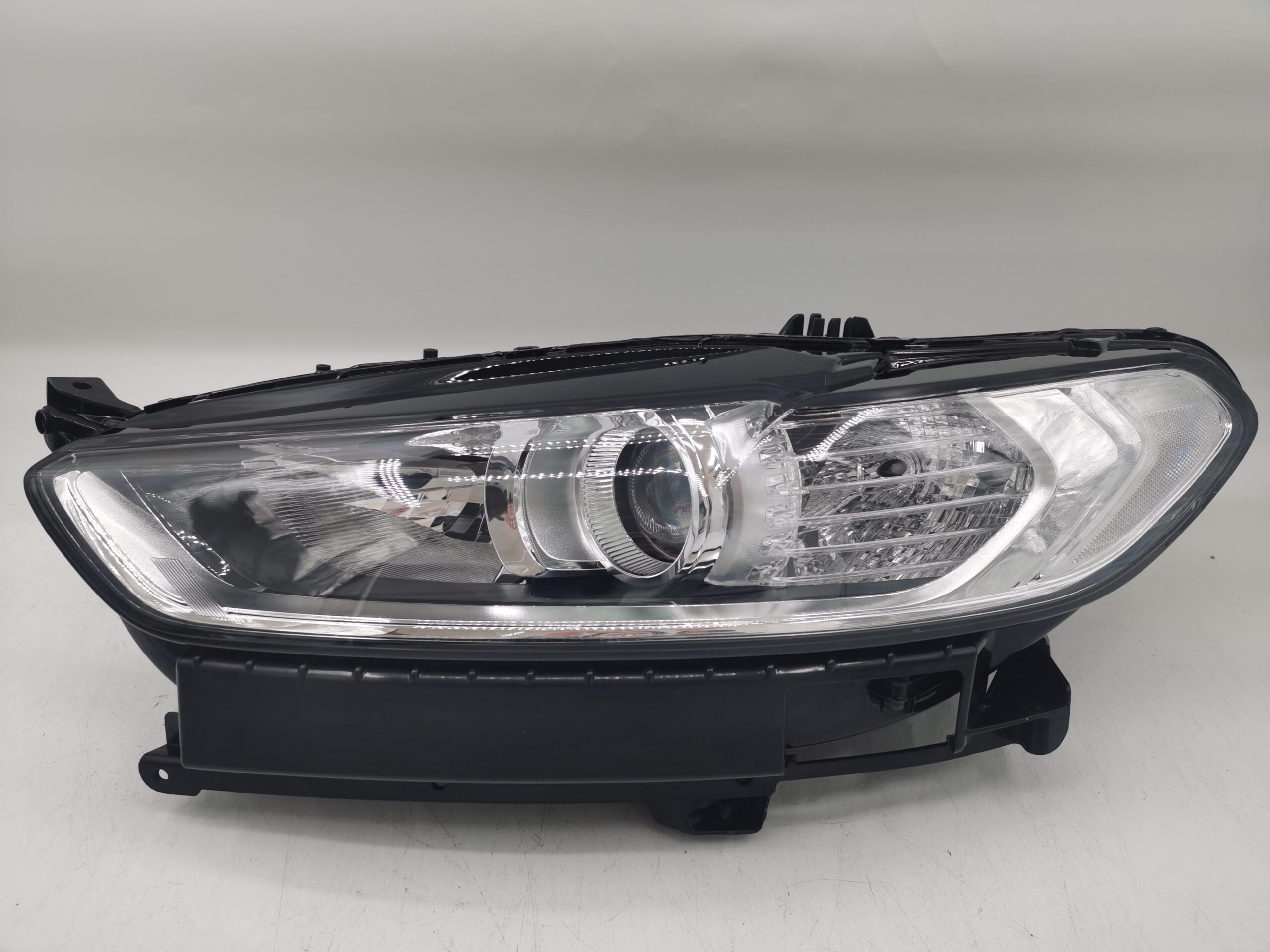 Ford MONDEO MK5 2015-2019 HALOGEN L.H.S HEADLIGHT ASSEMBLY