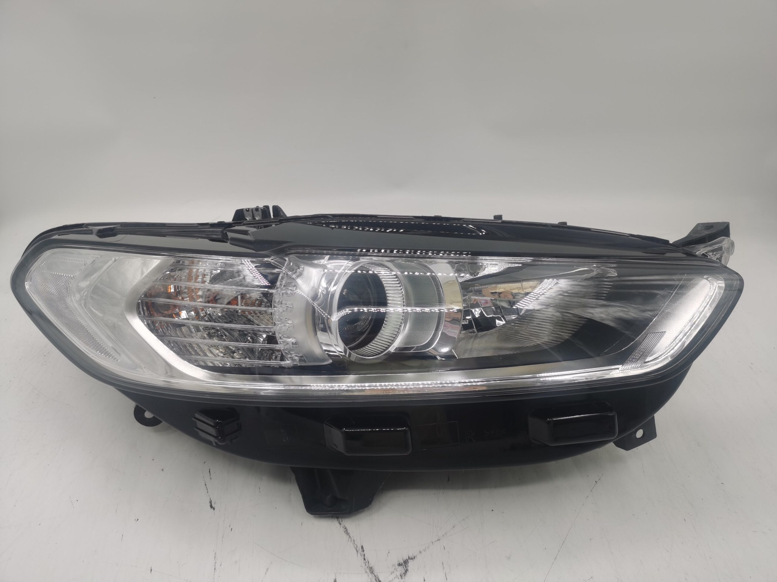 Ford MONDEO MK5 2015-2019 HALOGEN R.H.S Headlight Assembly