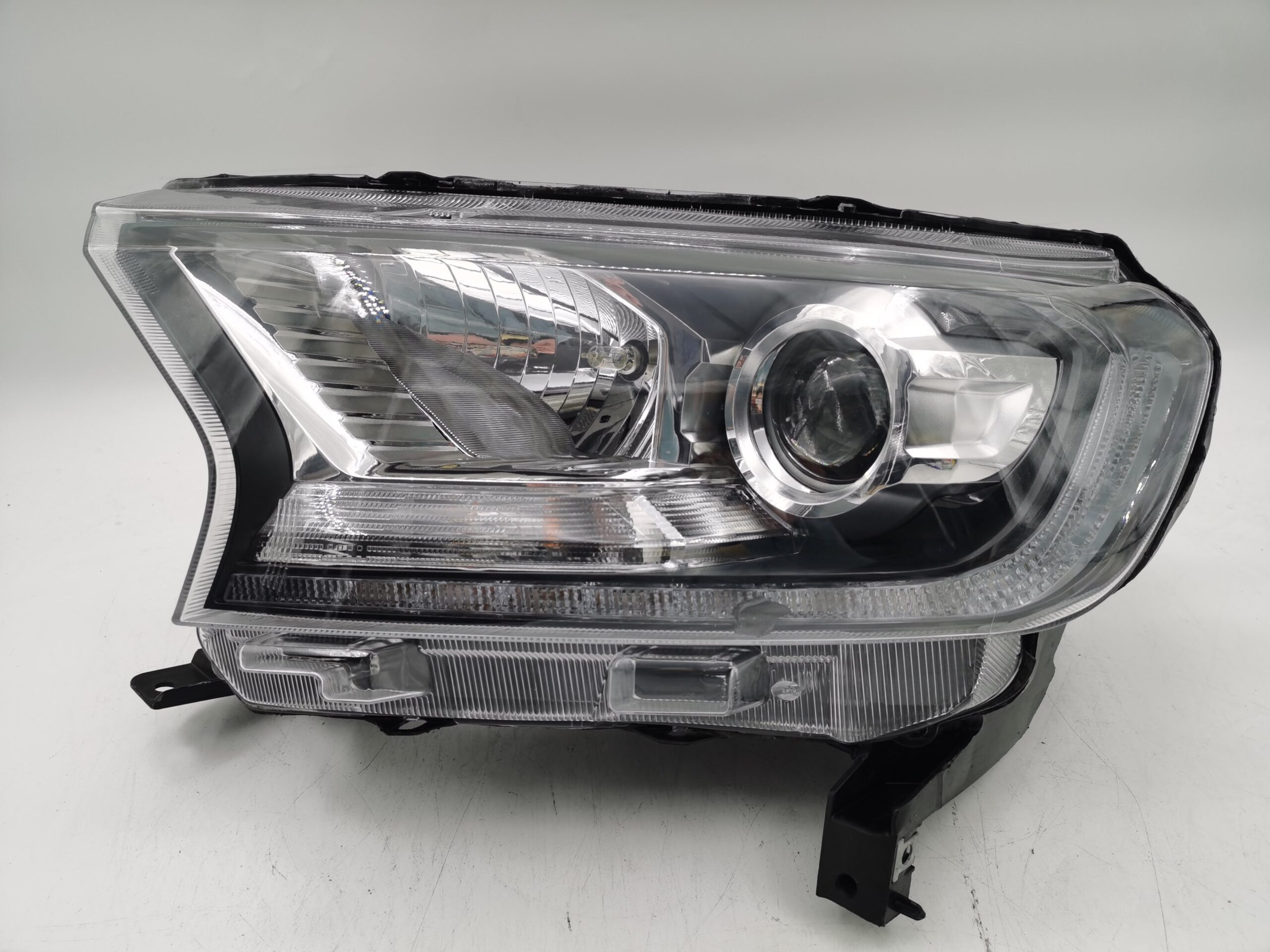 Ford EVEREST/RANGER 2015-2019 XENON  L.H.S HEADLIGHT ASSEMBLY