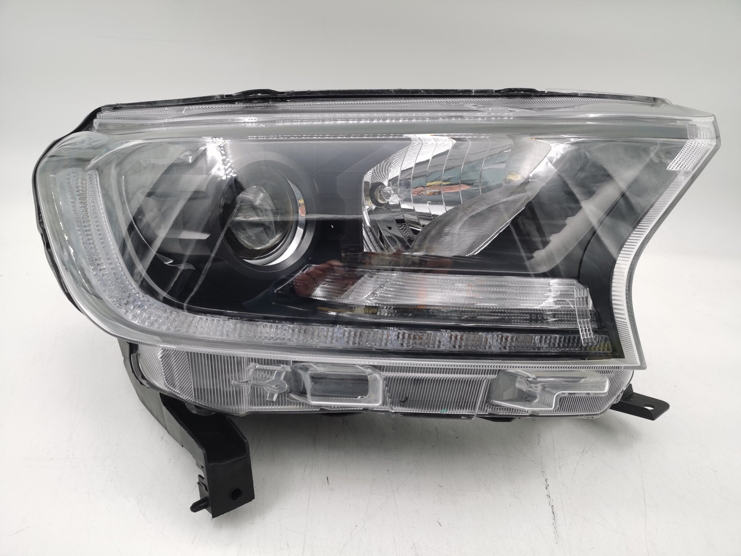 Ford EVEREST/RANGER 2015-2019 XENON  R.H.S HEADLIGHT ASSEMBLY