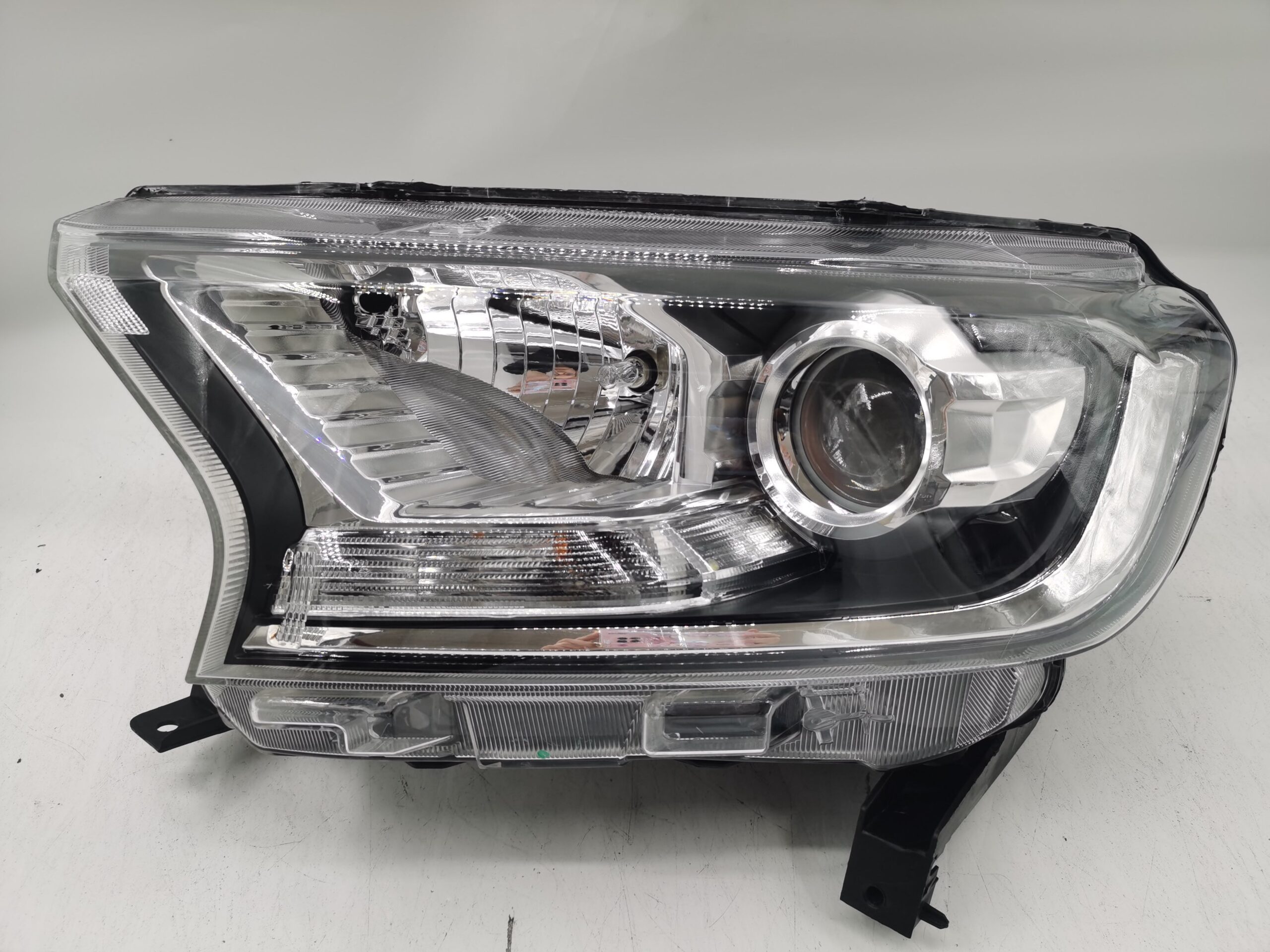 Ford EVEREST/RANGER 2015-2019 HALOGEN L.H.S HEADLIGHT ASSEMBLY